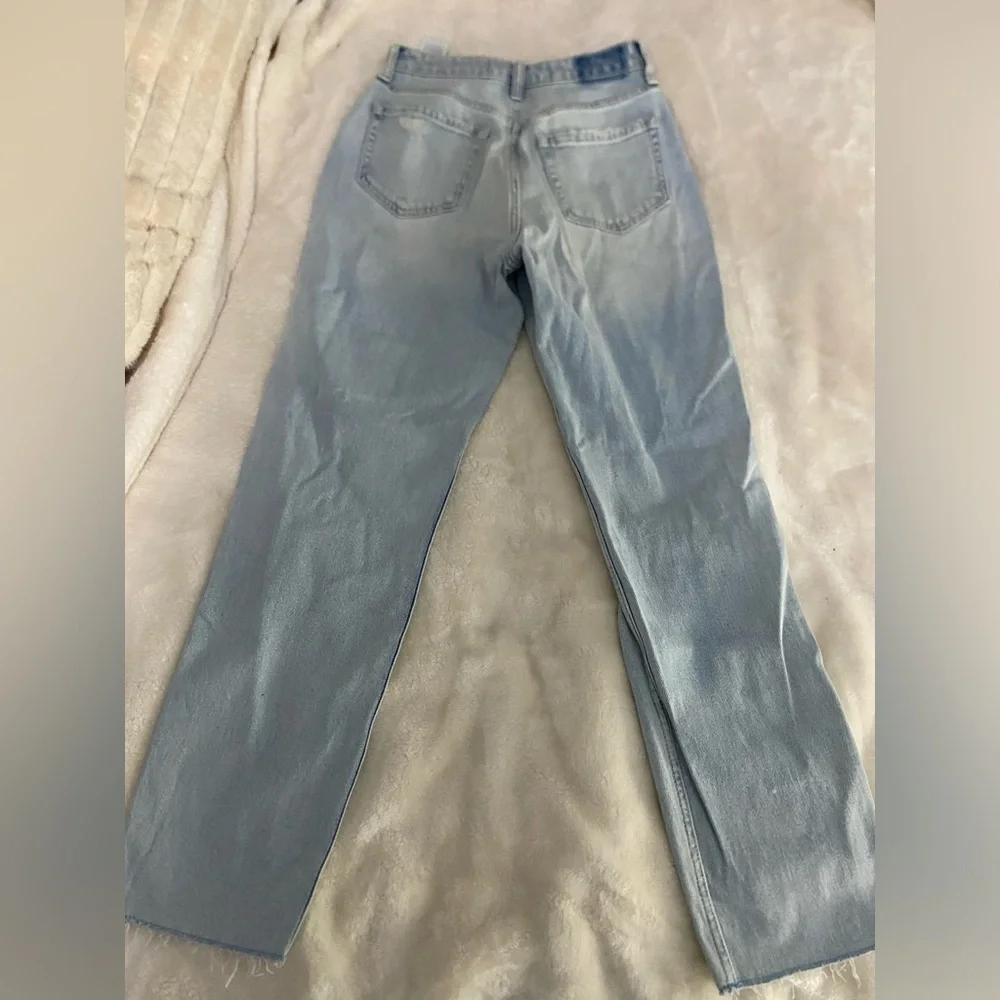 Hollister Ripped Mom Jeans - Picture 6 of 6